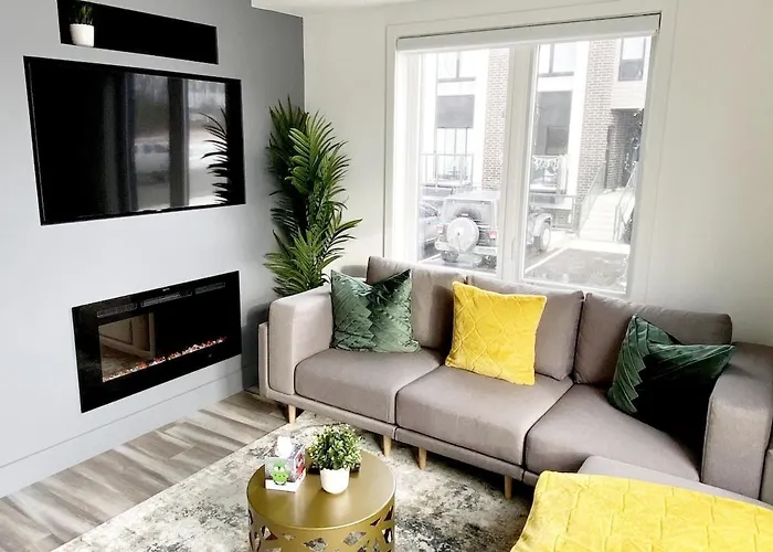 Chic Contemporary 2 Bedroom Minutes From The Falls
