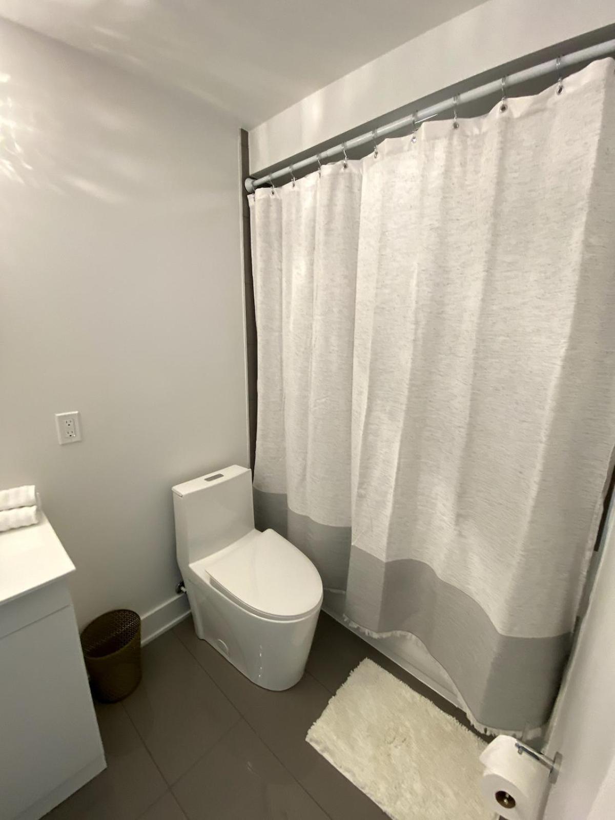Apartment Chic Contemporary 2 Bedroom Minutes From The Falls